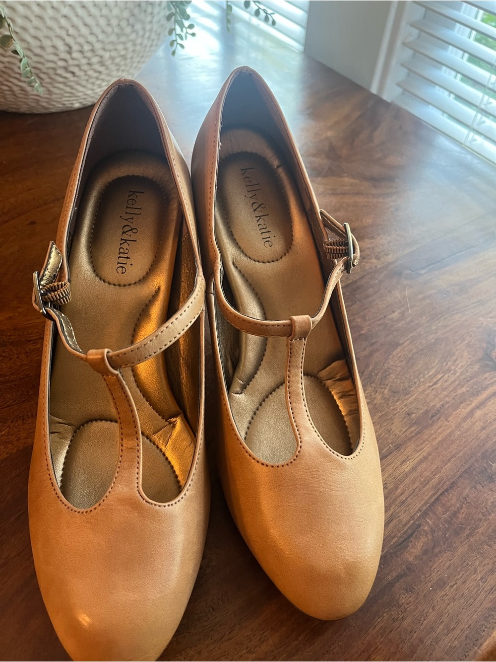 Kelly & Katie Camel T-Strap Pumps Size 9.5 | 3” Heel | Classic Mary Jane Heels - Picture 3 of 7